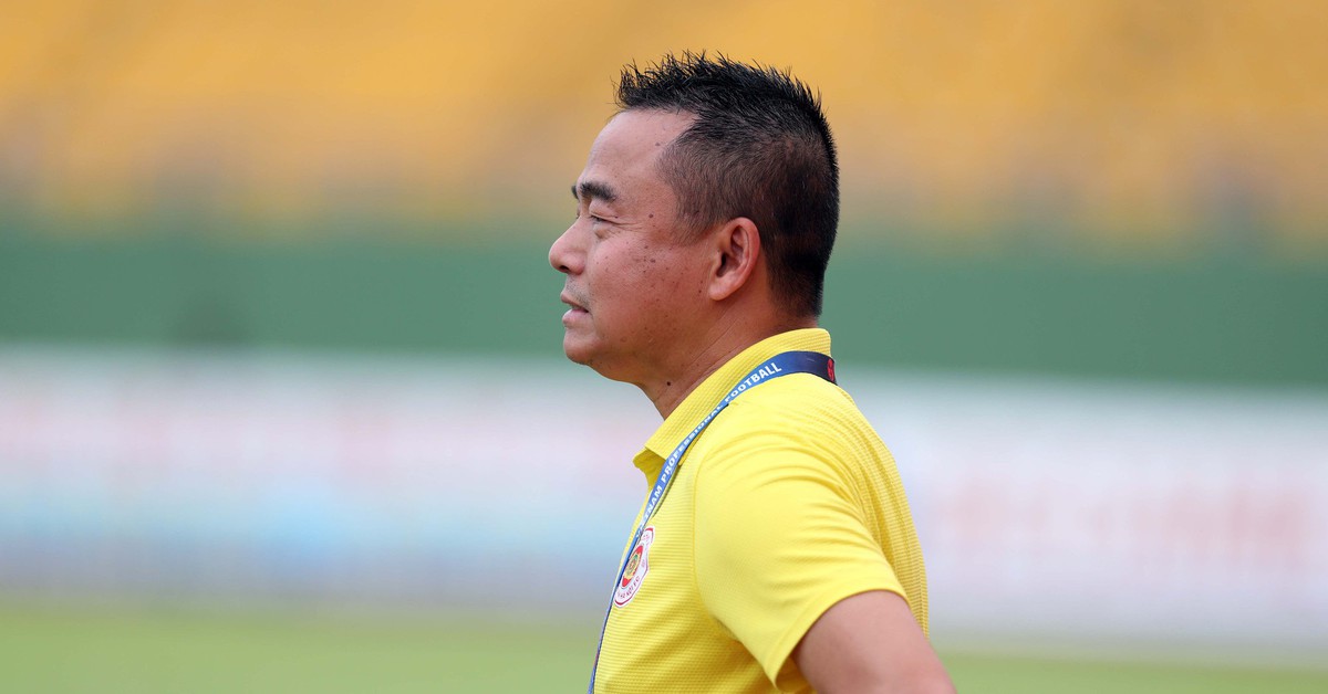 HLV Trần Tiến Đại tái xuất V-League