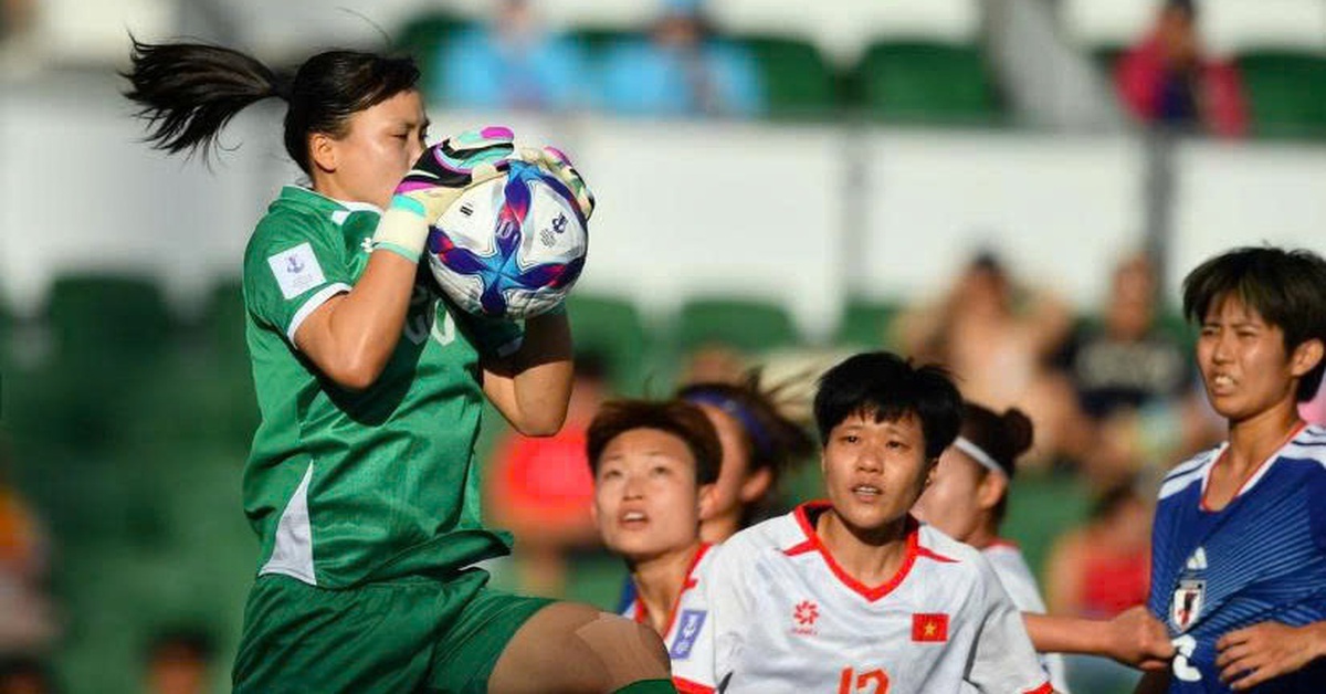 Video: Khổng Thị Hằng liên tiếp cứu thua cho tuyển nữ Việt Nam