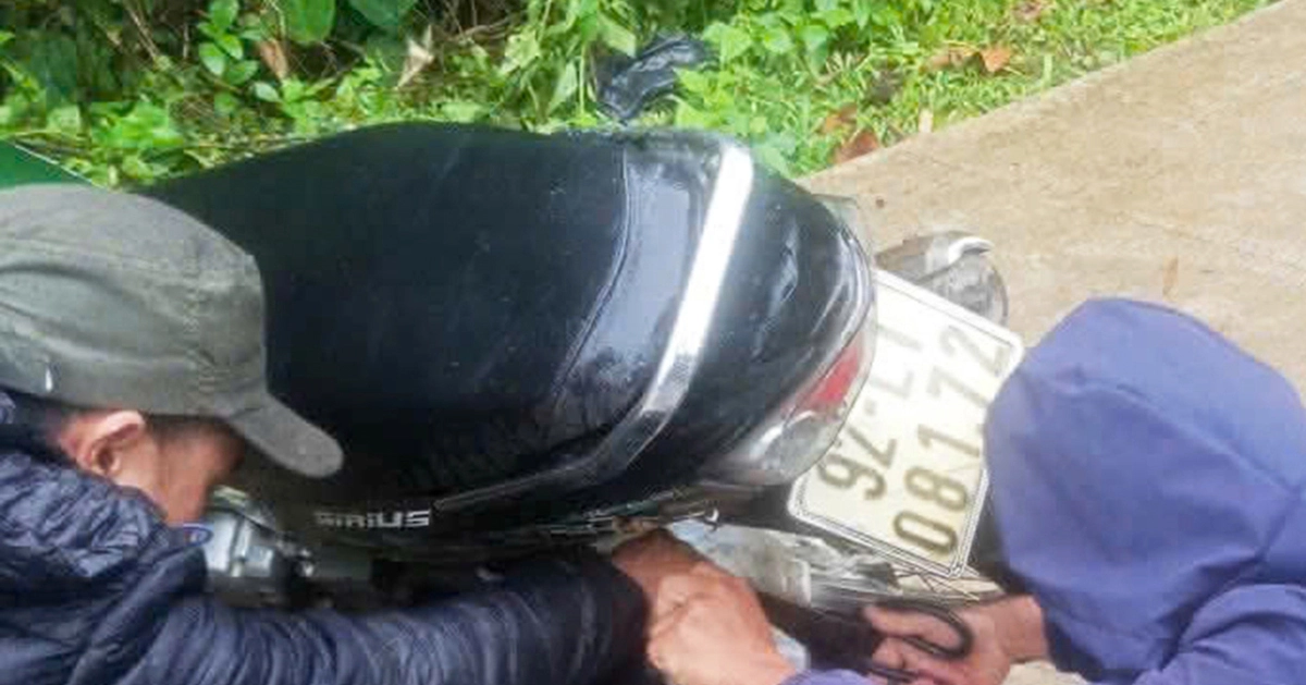 Chết thảm vì áo mưa quấn vào bánh xe máy: Xin đừng chủ quan với những vạt áo mưa lòa xòa