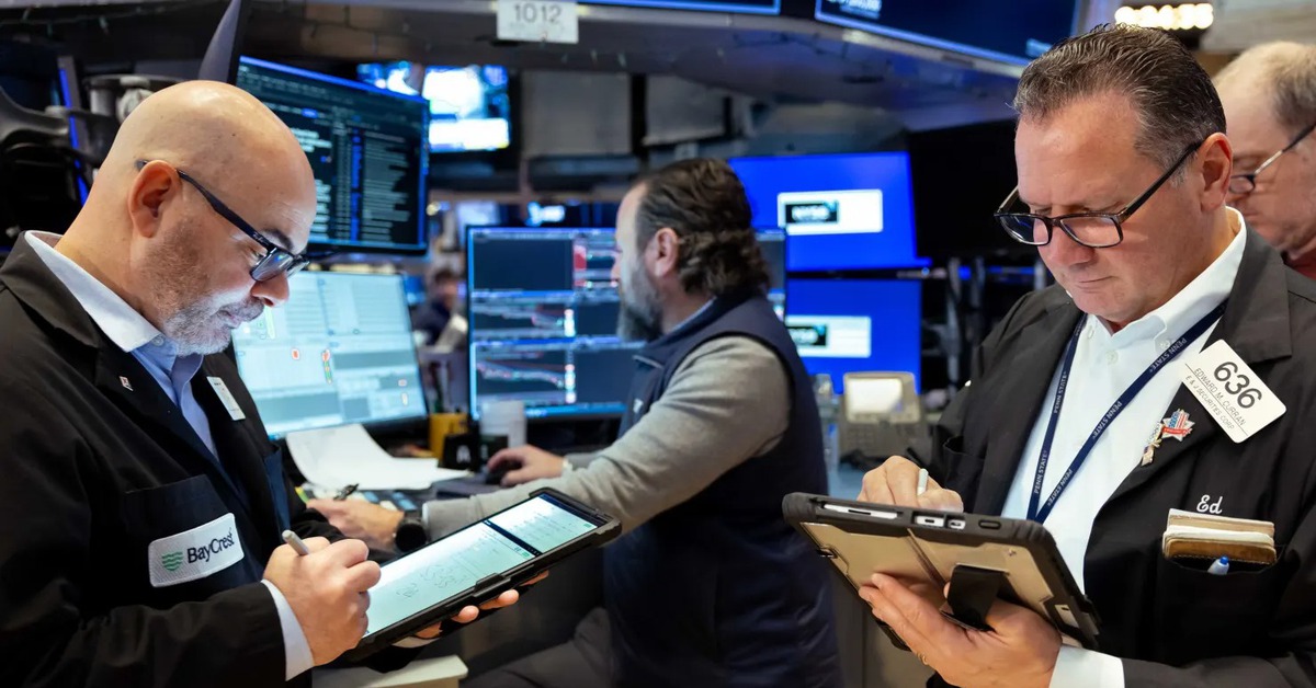 Chiến sự Trung Đông ngày thứ 12: Giá dầu hạ nhiệt, chứng khoán phục hồi