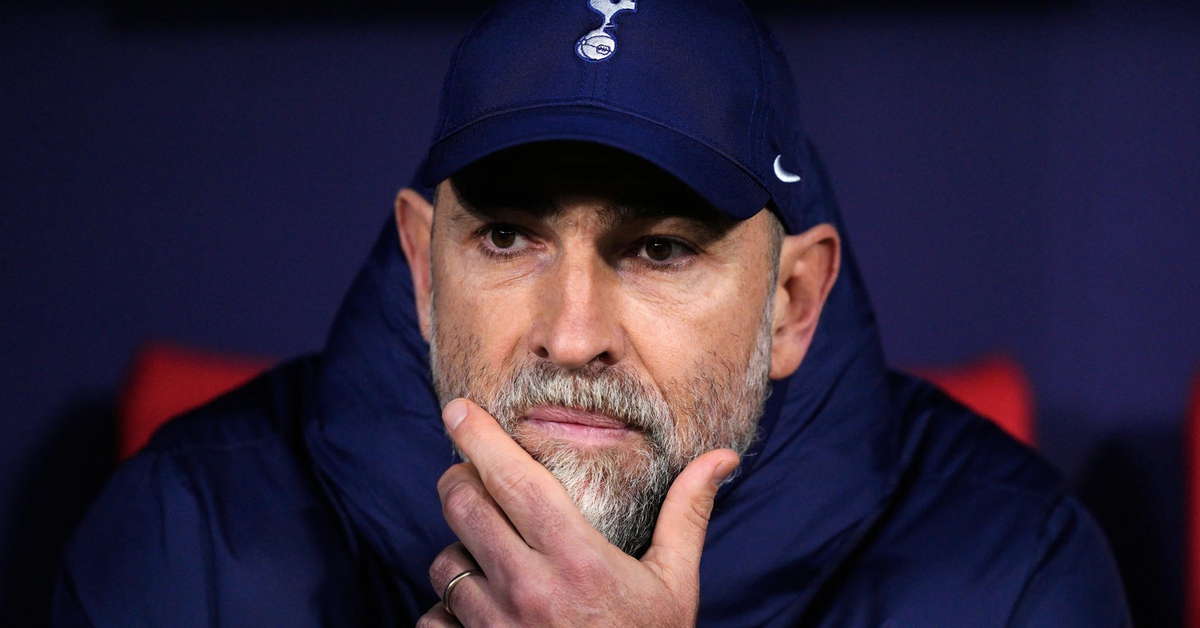 HLV của Tottenham nhận lỗi vì quyết định thay thủ môn sau 17 phút