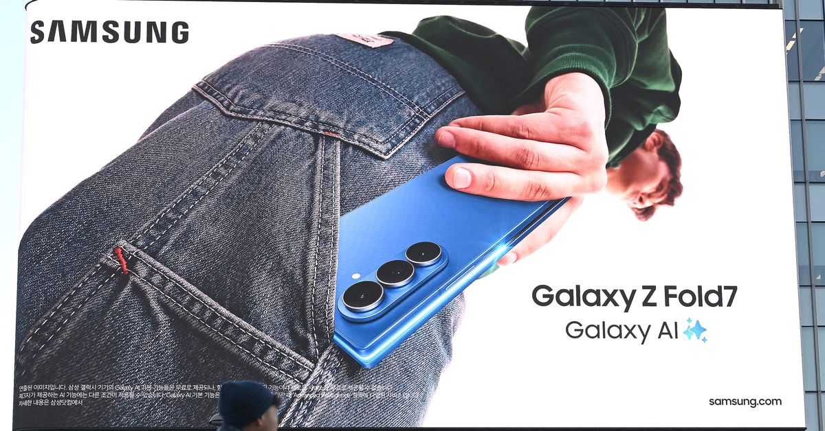 Samsung tăng tốc trong cuộc đua smartphone AI