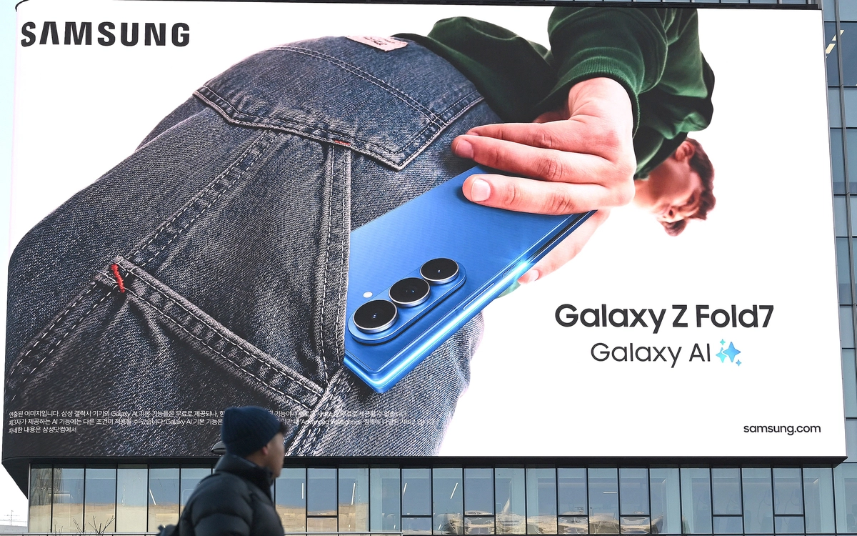 Samsung tăng tốc trong cuộc đua smartphone AI