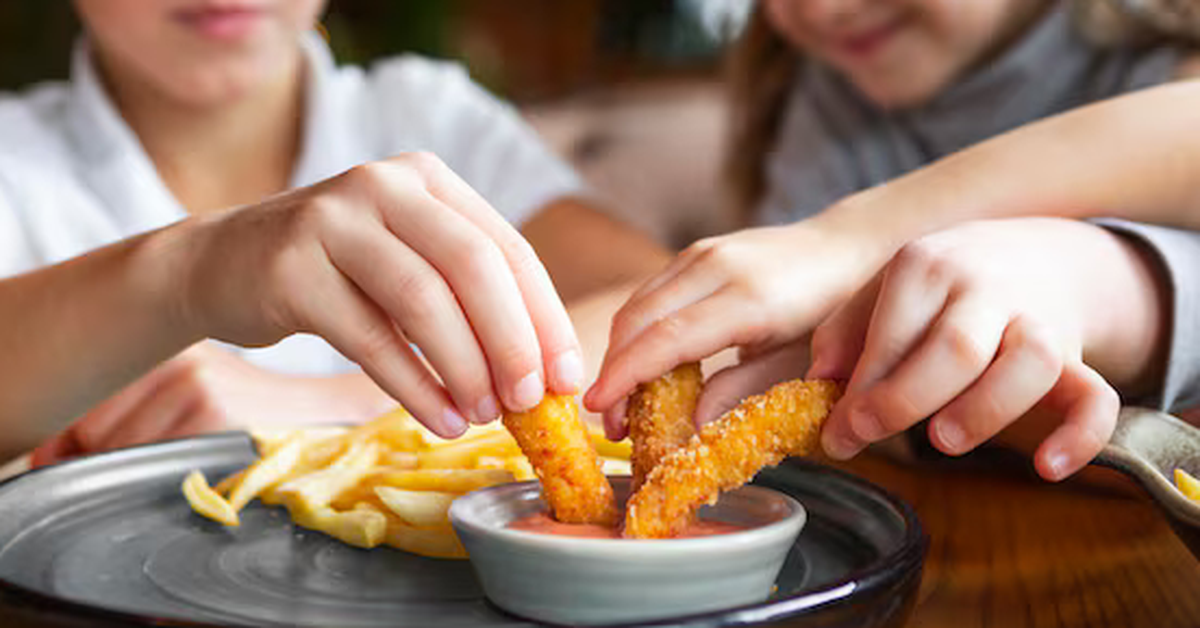 Trẻ ăn nhiều thực phẩm siêu chế biến dễ lo âu, hiếu động?