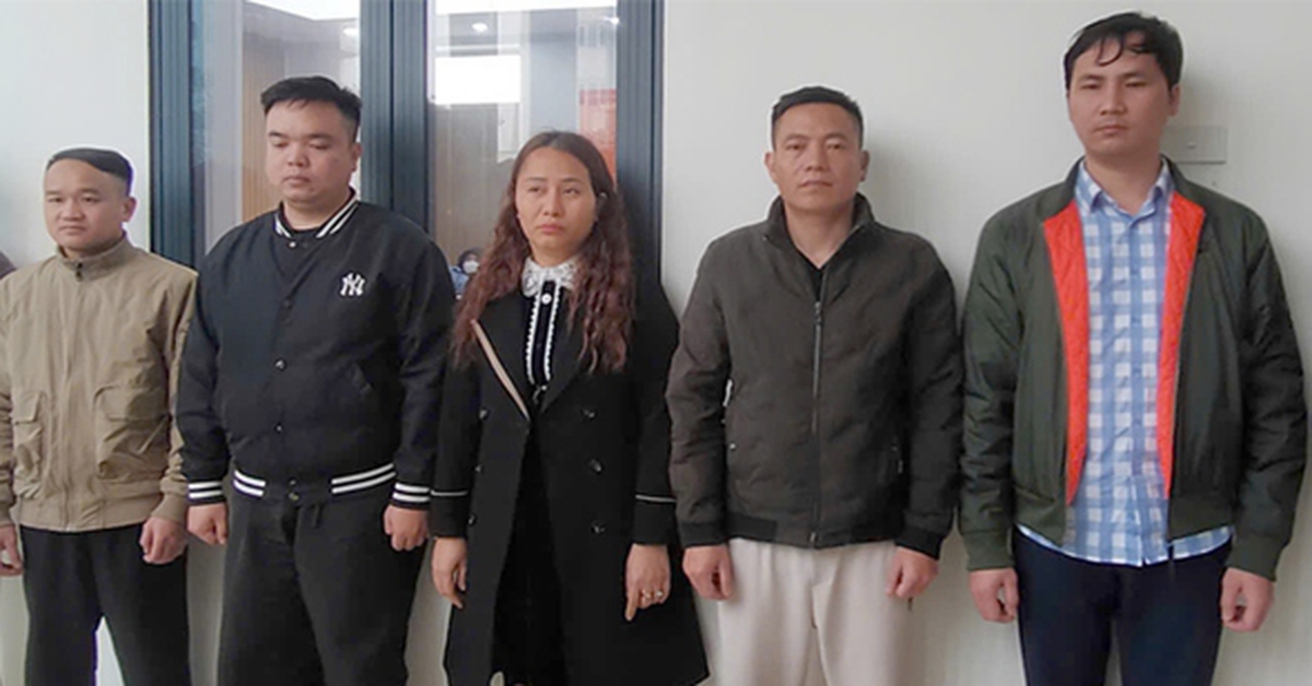 Khởi tố nhóm ‘thần y’ dỏm, thu lợi bất chính hơn 227 tỉ đồng