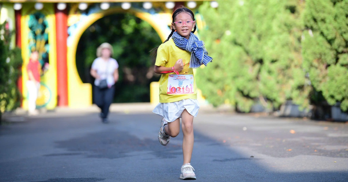 Trẻ từ 6-17 tuổi cần 60 phút vận động mỗi ngày, học sinh bận học đáp ứng thế nào?