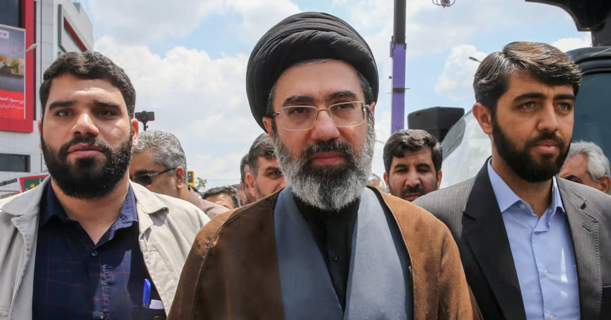 Lãnh tụ tối cao Iran 'bị thương ở chân và tay' nhưng vẫn ổn