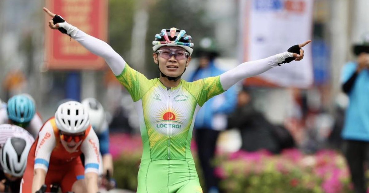 Nguyễn Thị Thật thắng kịch tính, Thu Mai đoạt áo xanh ở Giải xe đạp quốc tế TP.HCM