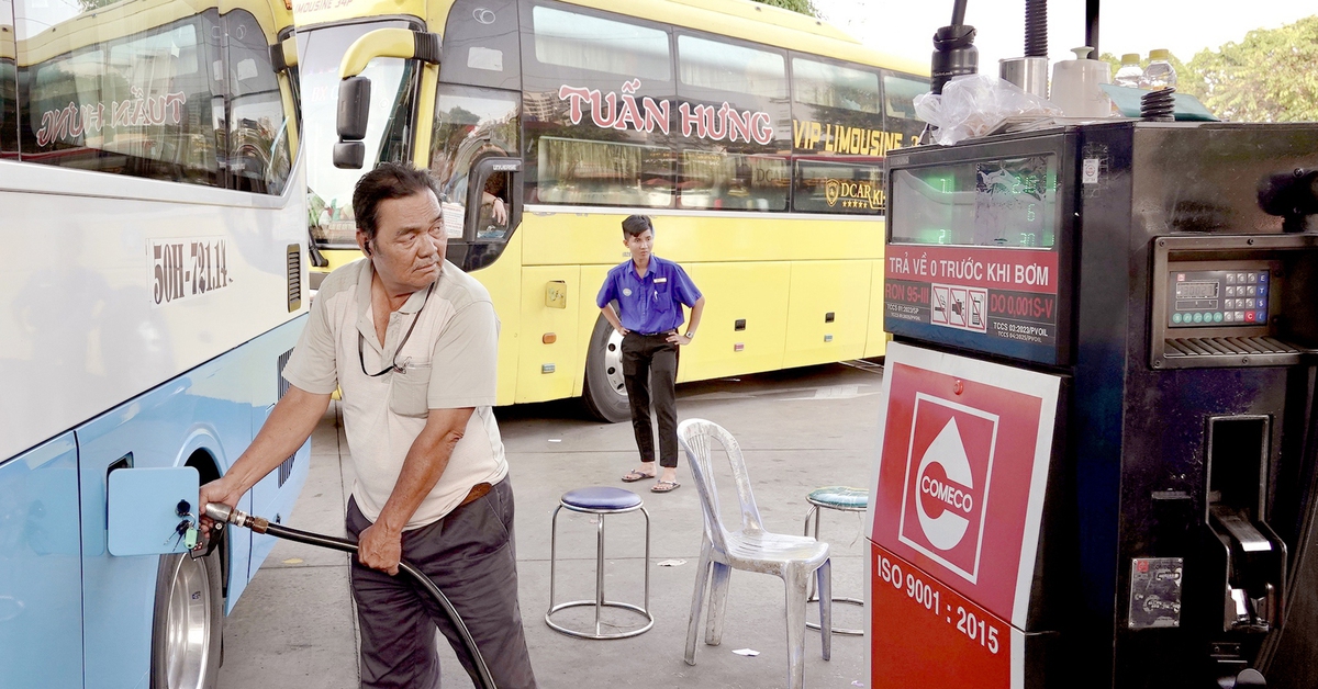 Ứng phó giá xăng dầu: Sớm thiết kế gói hỗ trợ nền kinh tế