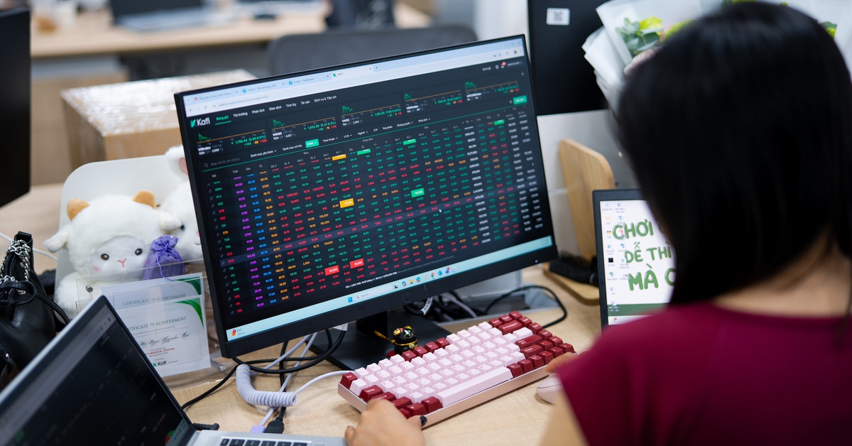 Doanh nghiệp 'đánh úp' trước kỳ họp đại hội, làm sao để bảo vệ quyền lợi cổ đông?