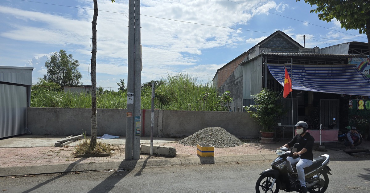 Chuyện lạ, đất giáp đường tỉnh nhưng không có lối ra?