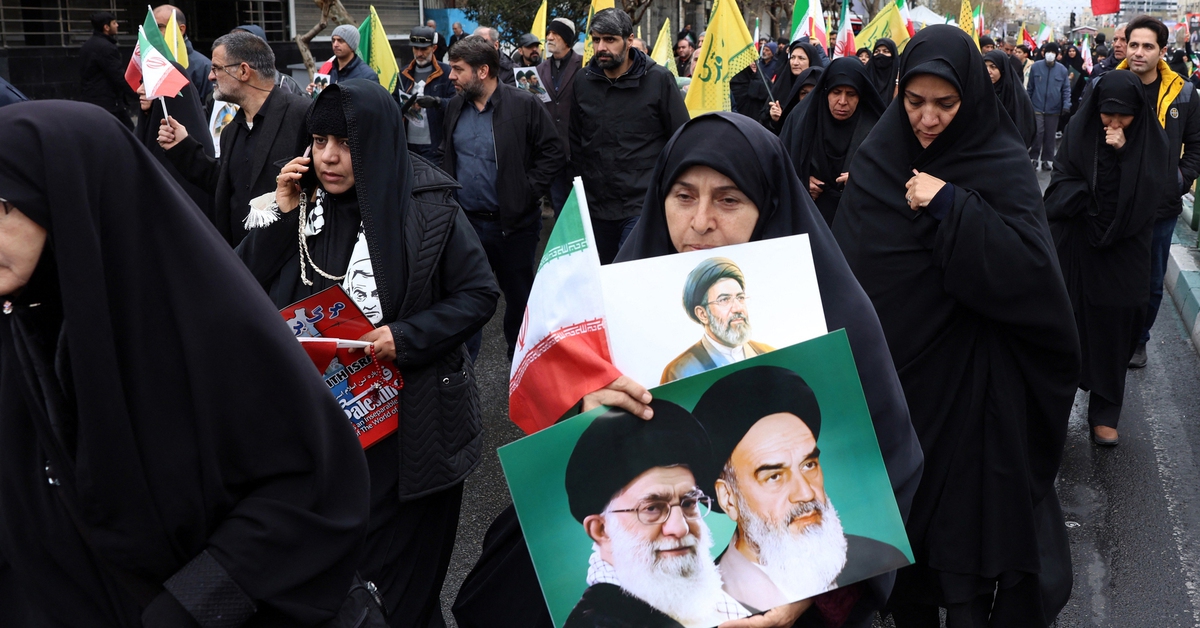 Iran thề dạy cho Mỹ và Israel 'bài học nhớ đời', ông Trump cảnh báo sắp giáng đòn mạnh