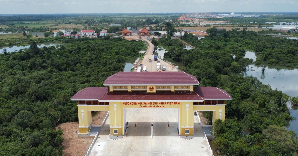 Đề xuất gần 2.900 tỉ đồng làm đường 42km tăng kết nối cho cửa khẩu Tân Nam