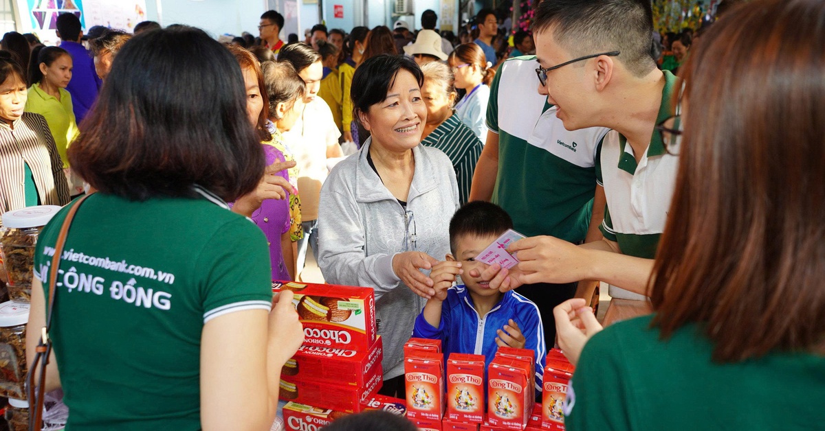 Từ căn nhà cũ của cựu chiến binh đến hành trình chữa bệnh của một em bé