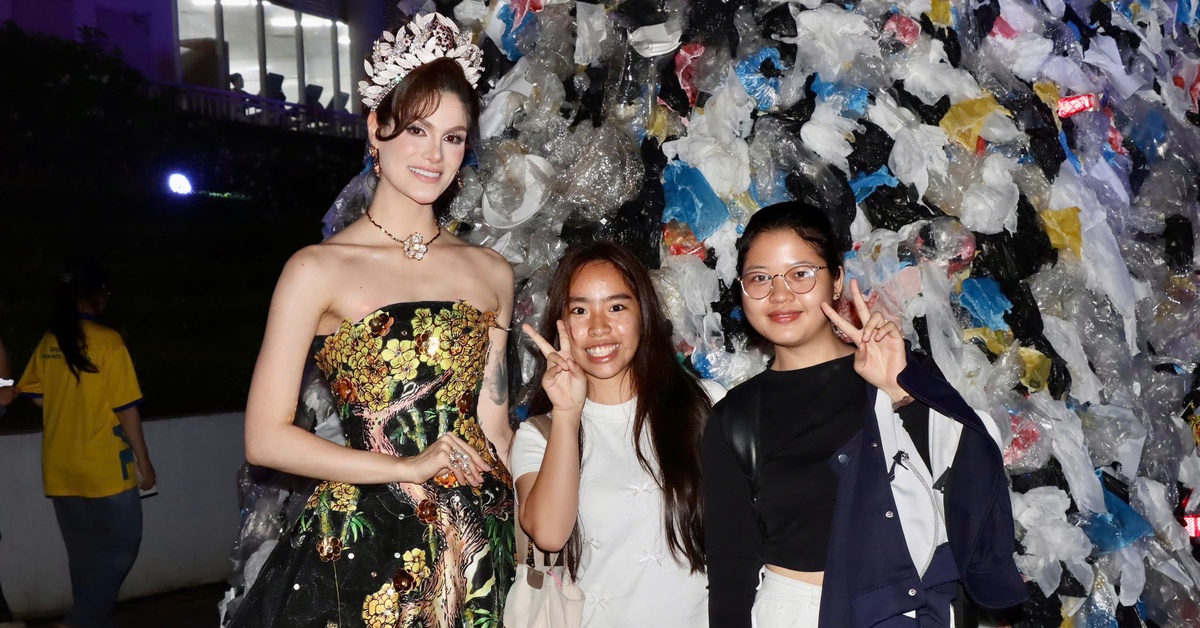 Khi rác 'nở hoa': Triển lãm nghệ thuật từ phế liệu hút sinh viên TP.HCM