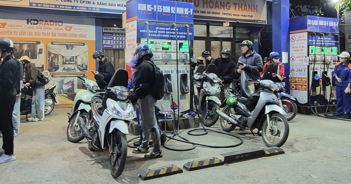 Tiếp tục chi mạnh quỹ bình ổn lên tới 5.000 đồng/lít để giữ nguyên giá xăng dầu