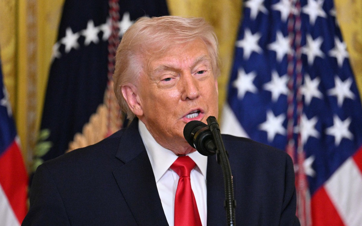 Ông Trump kêu gọi Trung Quốc và các nước đưa tàu đến bảo vệ eo biển Hormuz