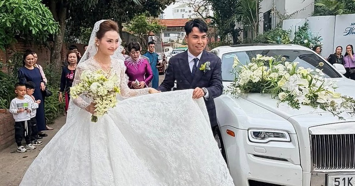 Cầu thủ Đức Huy và MC Mù Tạt làm đám cưới