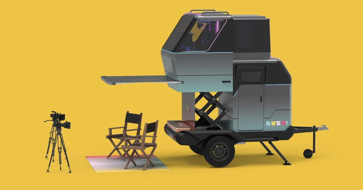 Nhà di động độc đáo có thể nâng từ 1 tầng lên 2, vừa làm nơi ở vừa làm studio quay phim cùng lúc