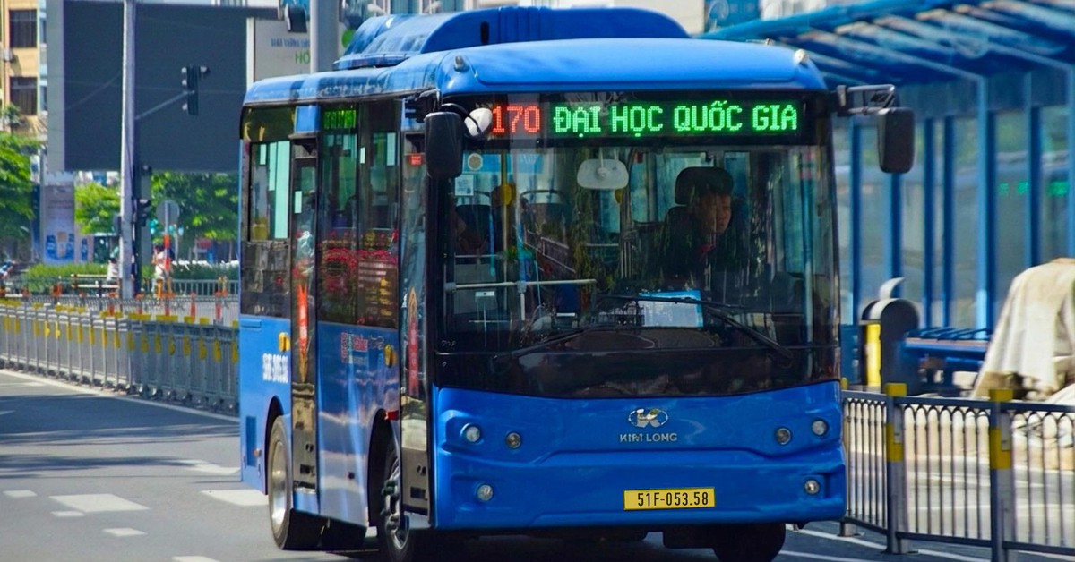 Tuyến buýt nội khu Đại học Quốc gia hoạt động