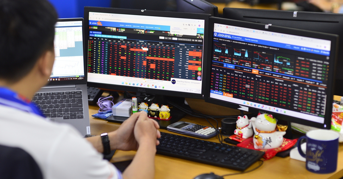 Đọc nhanh 14-3: Một chỉ số vọt lên, vàng bạc, bitcoin tới chứng khoán bị bán tháo