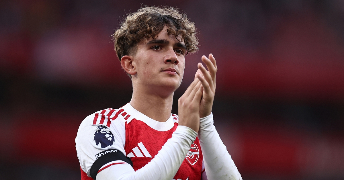 Thần đồng 16 tuổi của Arsenal lập kỷ lục không tưởng ở Ngoại hạng Anh