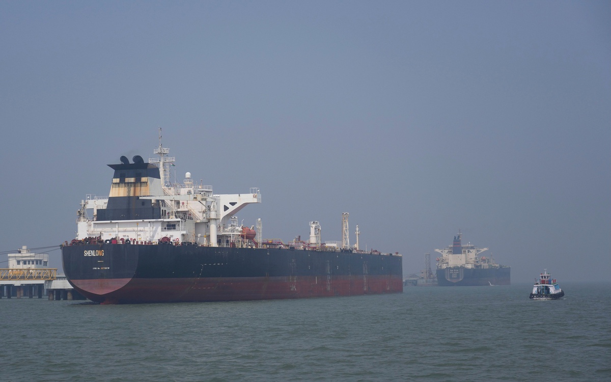 Iran tuyên bố chỉ đóng eo biển Hormuz với tàu Mỹ và Israel