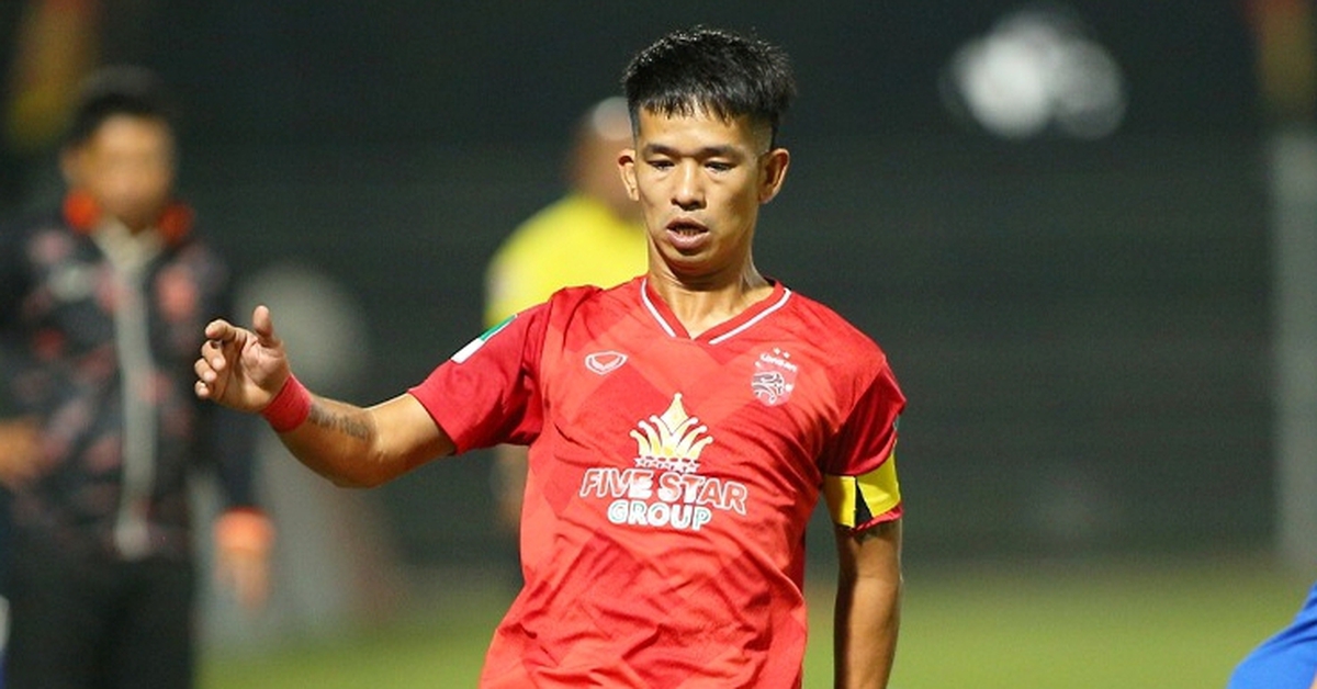 Bóng đá Long An thấp thỏm đua trụ hạng