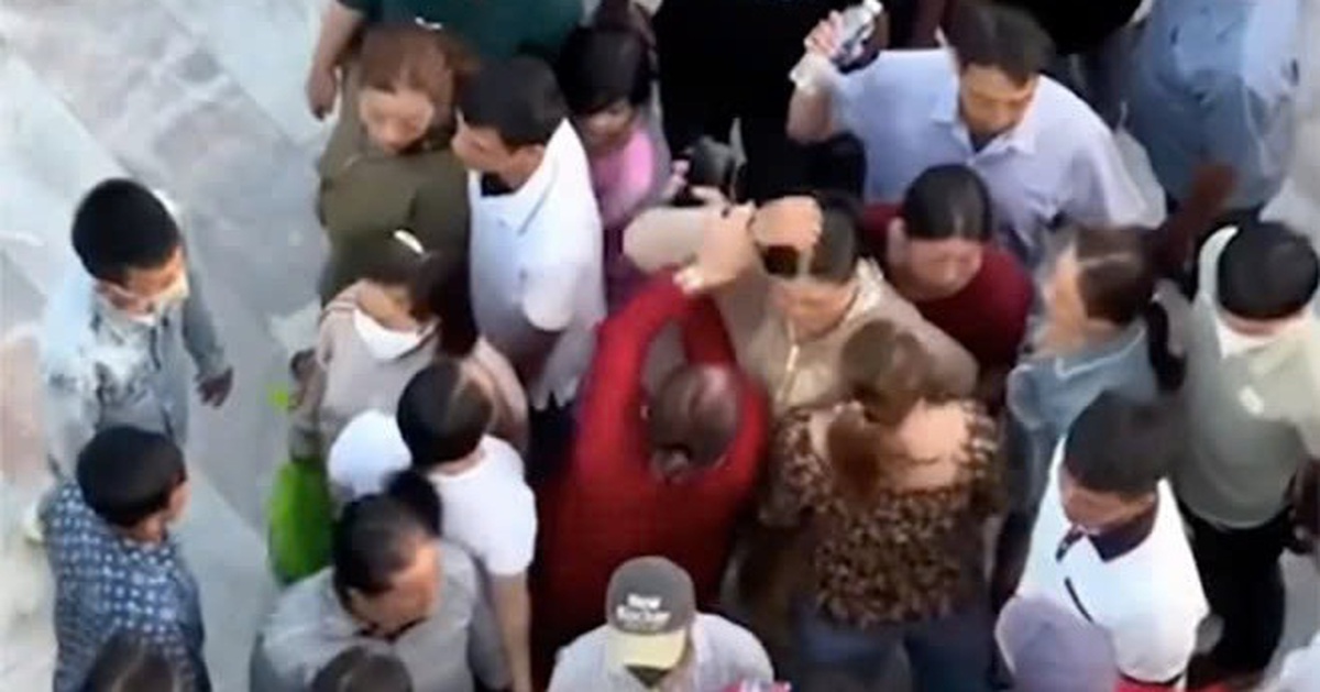 'Nữ quái' cầm đầu trong nhóm dàn cảnh giật dây chuyền ở Liên Hoa Bảo Tháp