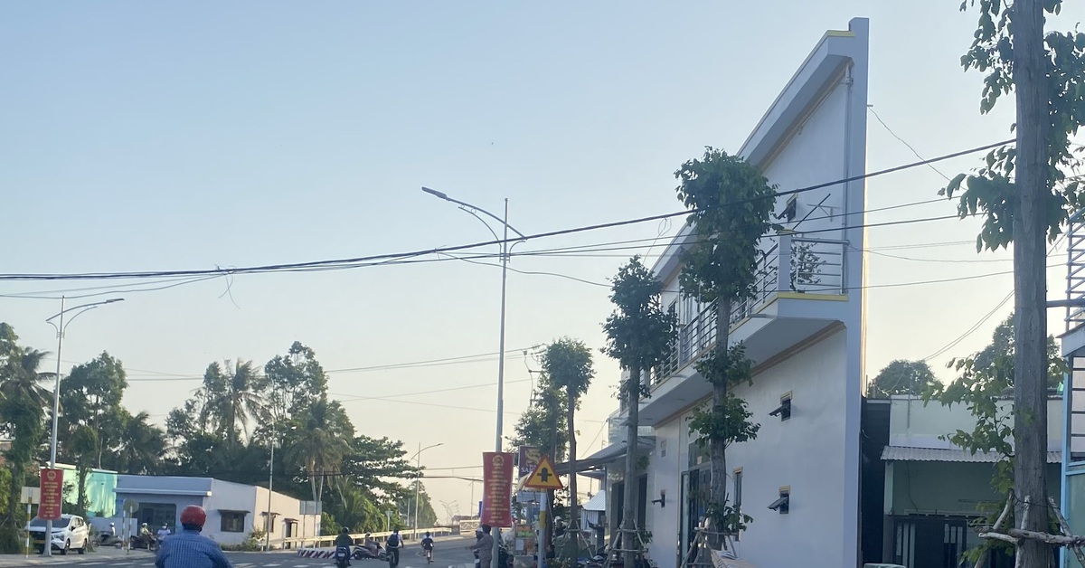 Căn nhà "độc lạ" ở Cần Thơ: Sao không xử lý ngay từ đầu?