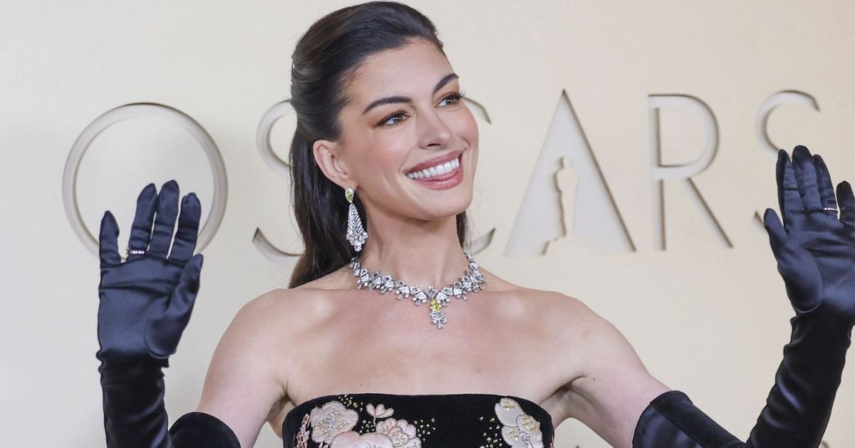 Ngắm 10 khoảnh khắc trang sức kim cương rực rỡ nhất Oscar 2026