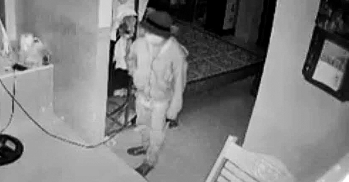 Trộm 'cuỗm' tiền mừng cưới và 5 điện thoại, bỏ lại thùng và phong bì ở bờ ruộng