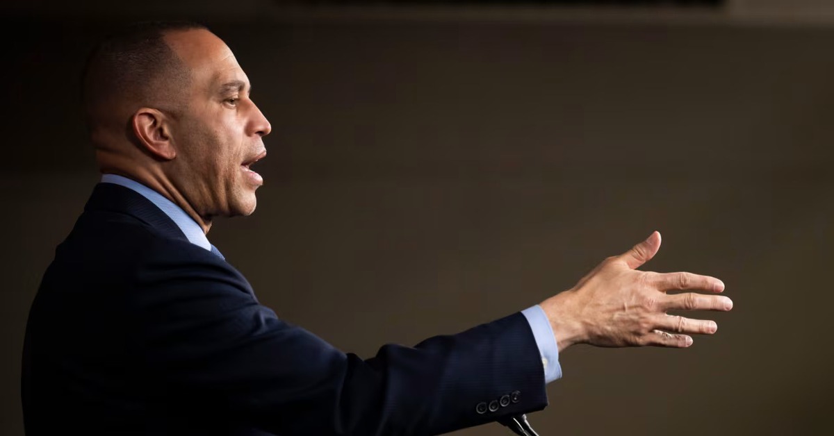 Nghị sĩ ‘quay xe’, Hạ viện Mỹ bỏ phiếu lại nghị quyết quyền chiến tranh của ông Trump