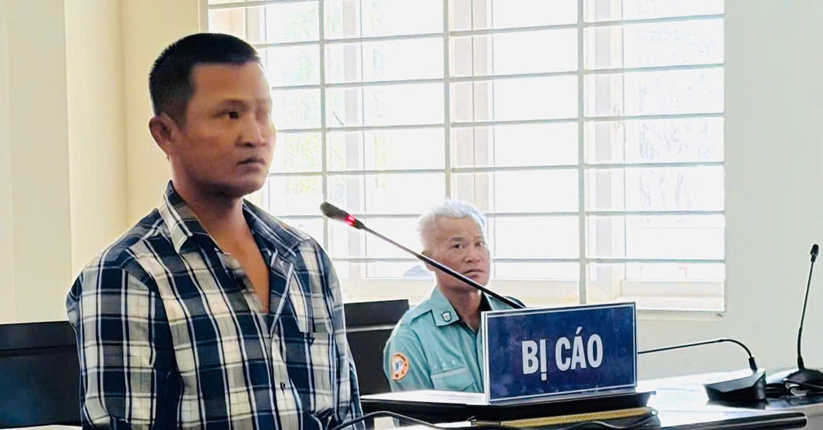 Gây nhau chỉ vì một con chó rượt ba con gà, con trai đập cha trọng thương