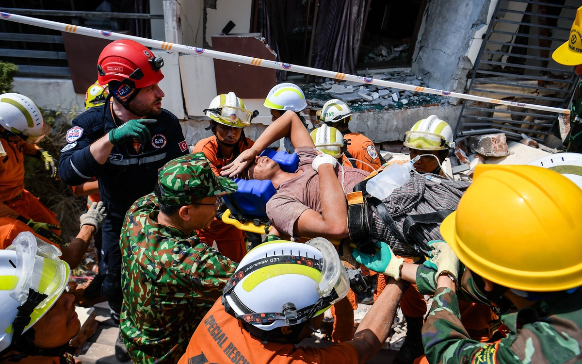 Đề xuất quy định lực lượng Việt Nam đi nước ngoài hỗ trợ nhân đạo, cứu trợ thảm họa