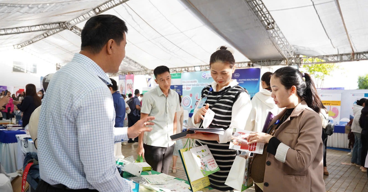 Hội nghị khoa học Bệnh viện Đại học Y Dược Buôn Ma Thuột