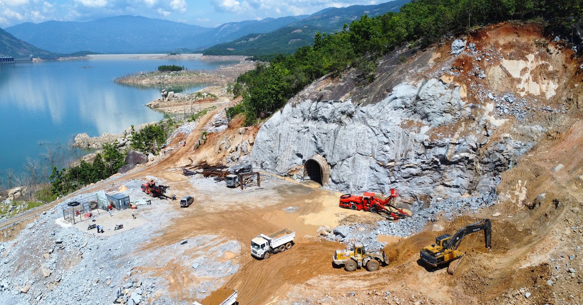 Tính sinh kế lâu dài cho người dân vùng dự án thủy điện tích năng đầu tiên tại Việt Nam