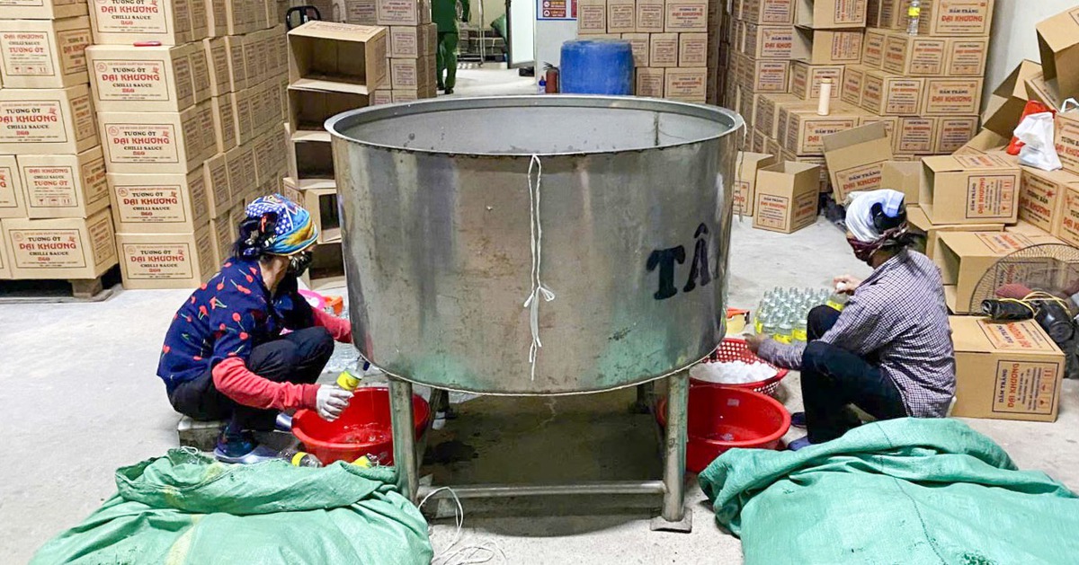 Pha axit acetic với nước làm ‘giấm trắng 100% tự nhiên’: Ảnh hưởng thế nào đến sức khỏe?