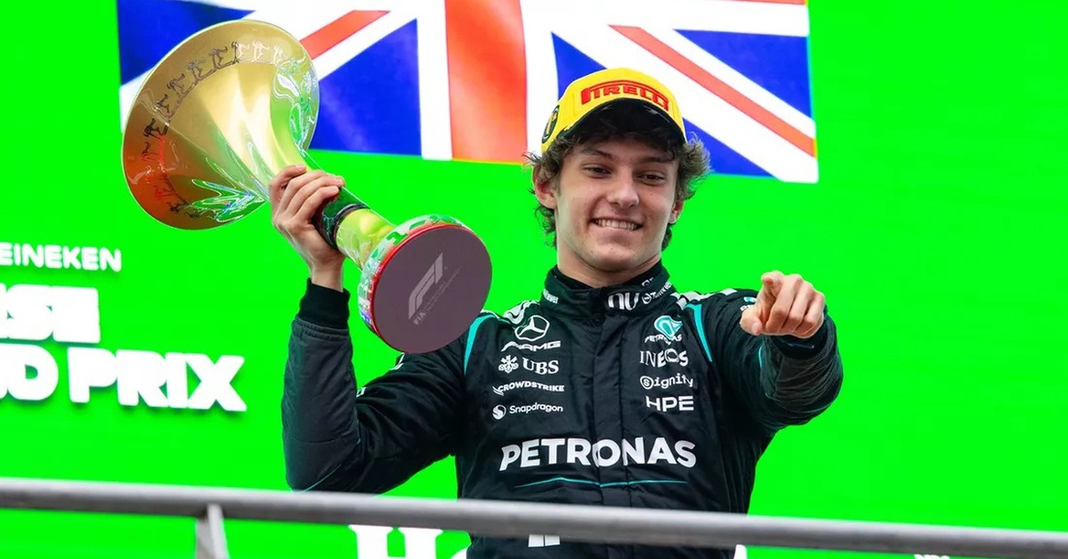 Lần đầu vô địch chặng F1, Kimi Antonelli lại 'sượng trân' trên bục, dân mạng té ngửa khi hiểu lý do