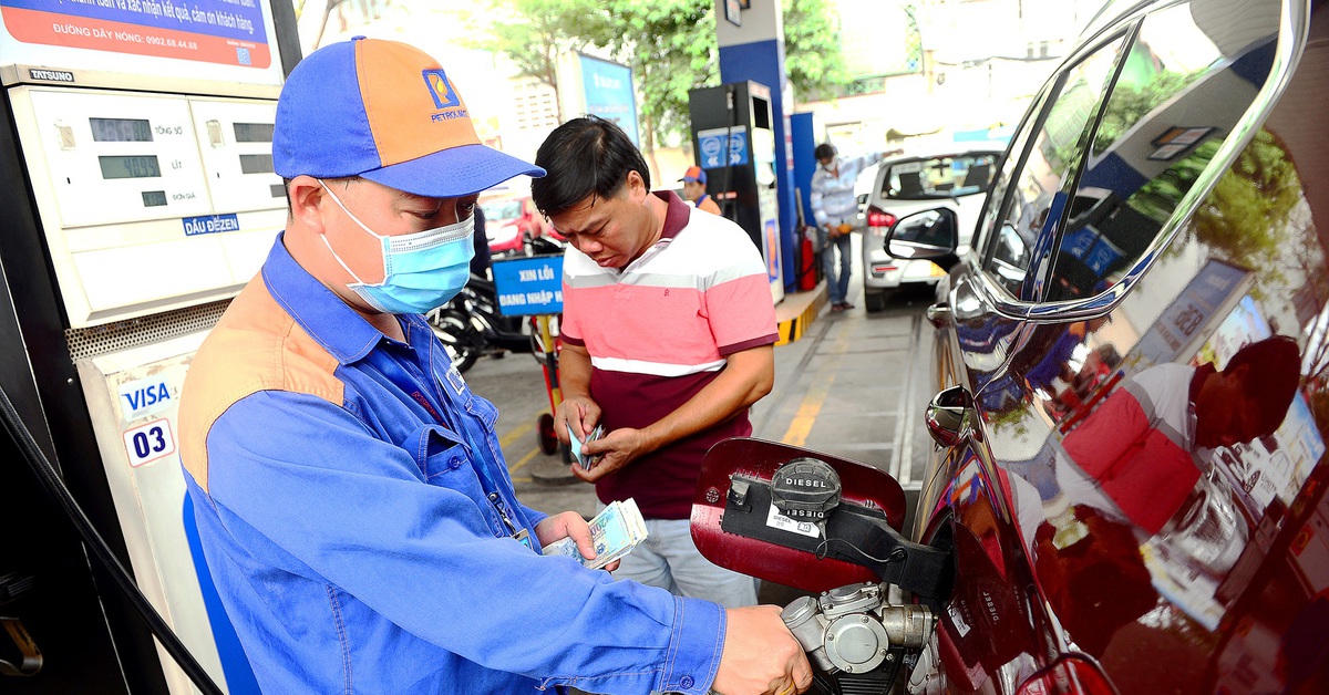 Từ 23h khuya 19-3: Xăng RON95-III tăng hơn 5.100 đồng/lít; dầu hỏa tăng gần 9.000 đồng/lít