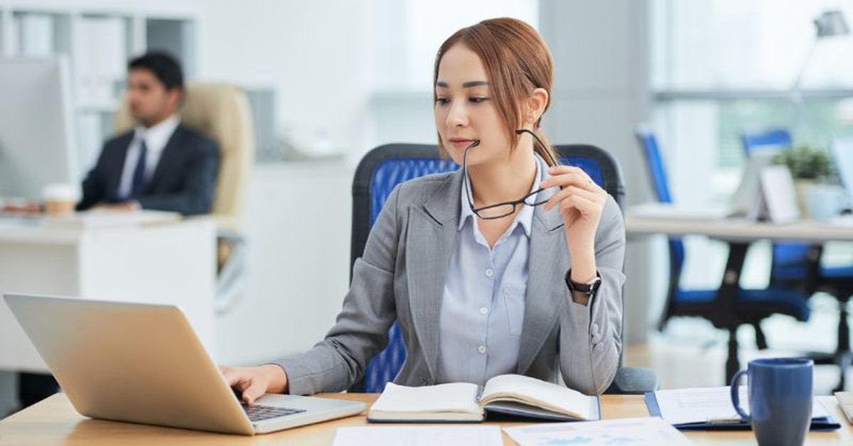 Tìm việc mới khi vẫn đi làm hay nghỉ hẳn mới bắt đầu lại?