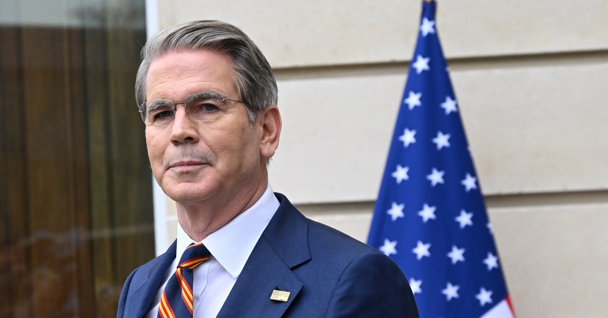 Mỹ cho phép tàu chở dầu Iran, Trung Quốc, Ấn Độ qua eo biển Hormuz