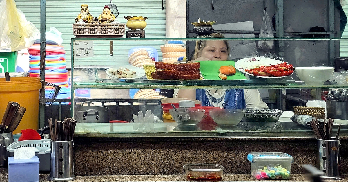 Hàng quán rục rịch tăng giá