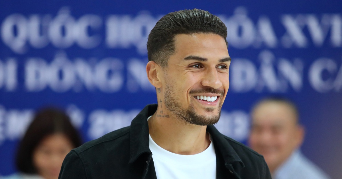 Cầu thủ nhập tịch Đỗ Hoàng Hên được triệu tập lên tuyển Việt Nam