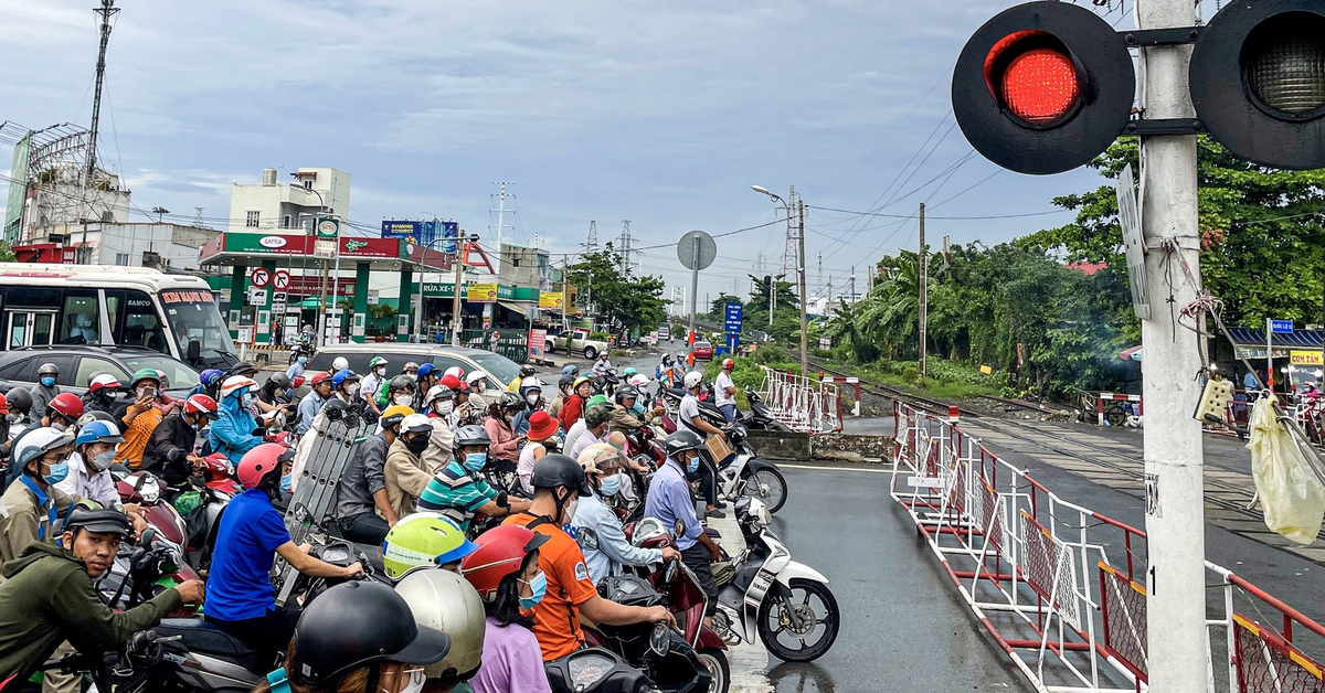 Rà soát, thu hồi đất lấn chiếm hành lang đường sắt ở TP.HCM