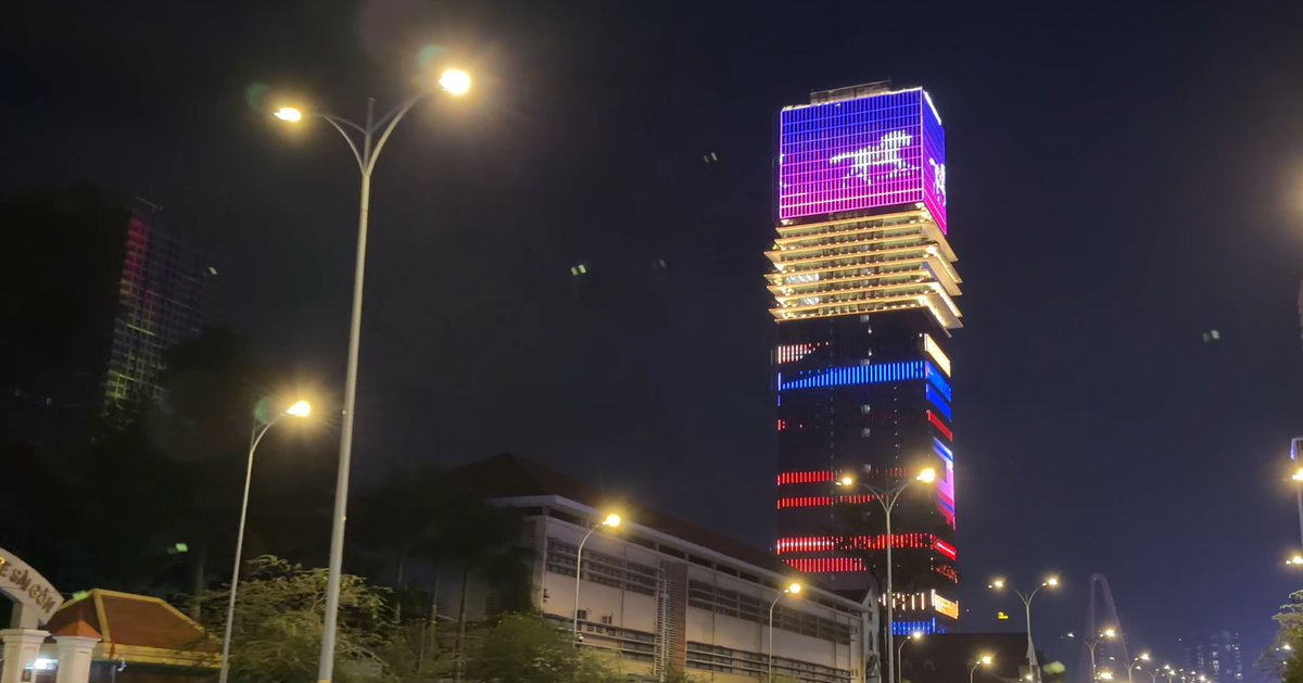 Mãn nhãn với công trình LED 3D trên tòa nhà 55 tầng