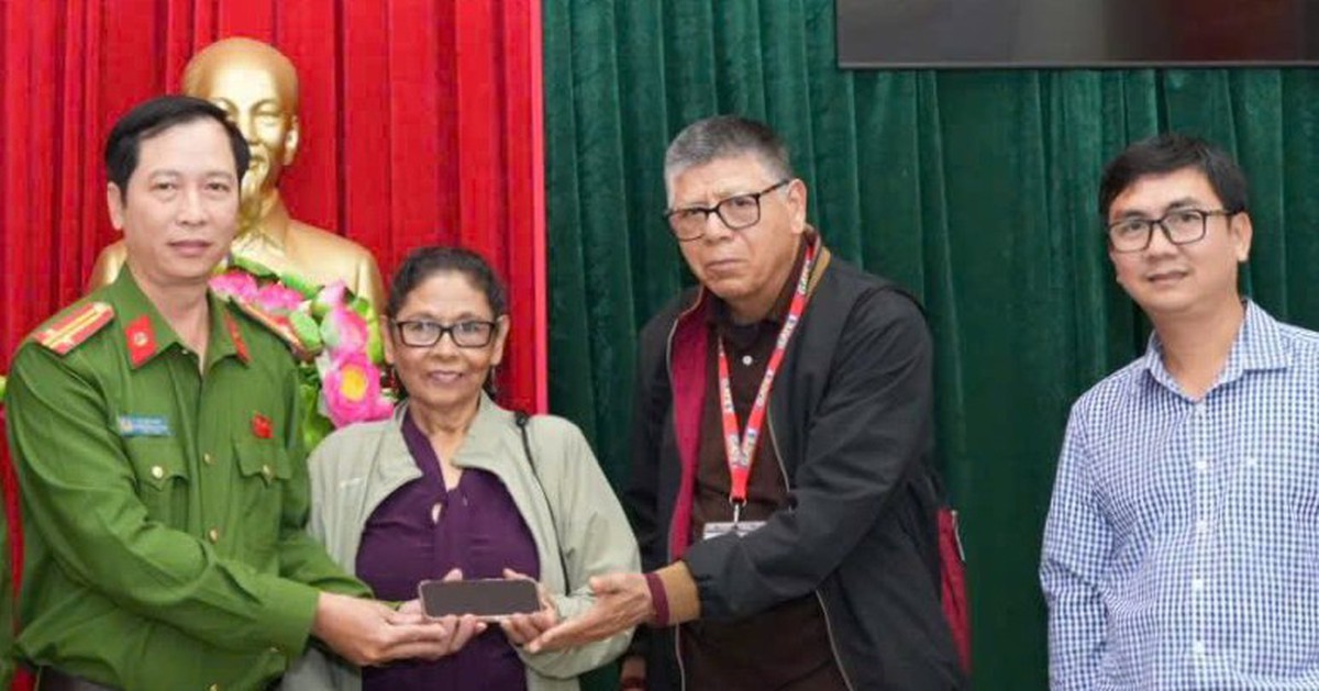 Du khách Mỹ bị giật điện thoại khi tham quan Huế, công an nhanh chóng tìm kẻ cướp giật