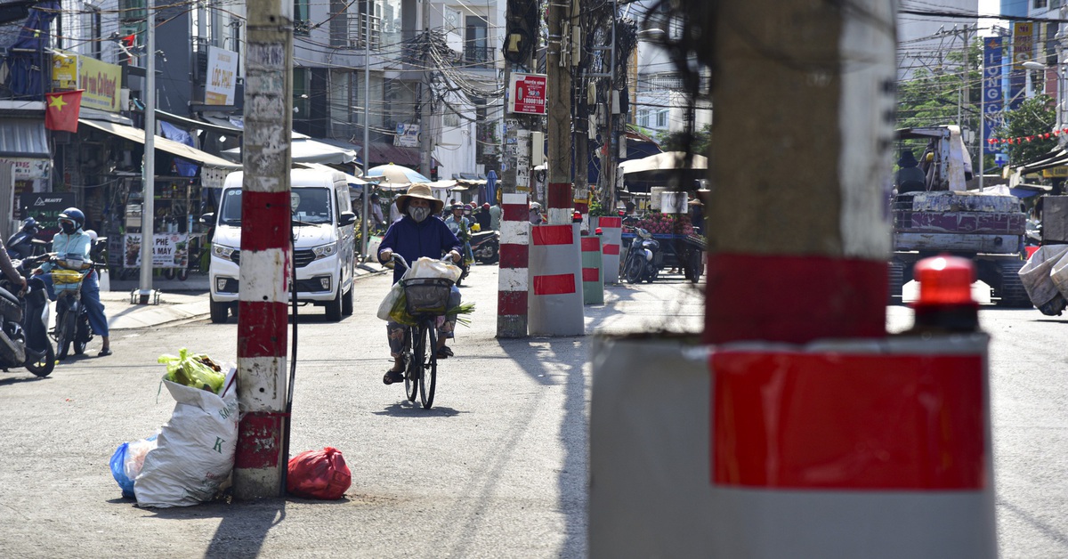 Đường Chu Văn An đã rộng rãi, các trụ điện khi nào sẽ di dời?