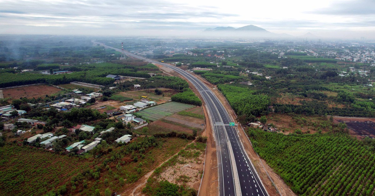 Toàn cảnh cao tốc Biên Hòa - Vũng Tàu trước ngày thông xe