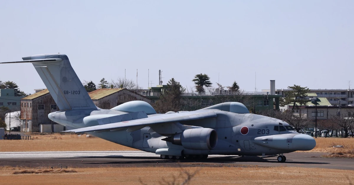 Máy bay tác chiến điện tử 'xấu nhất thế giới' của Nhật cất cánh lần đầu